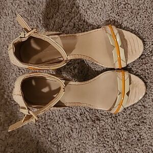 L.A.M.B snake skin leather heels sz7